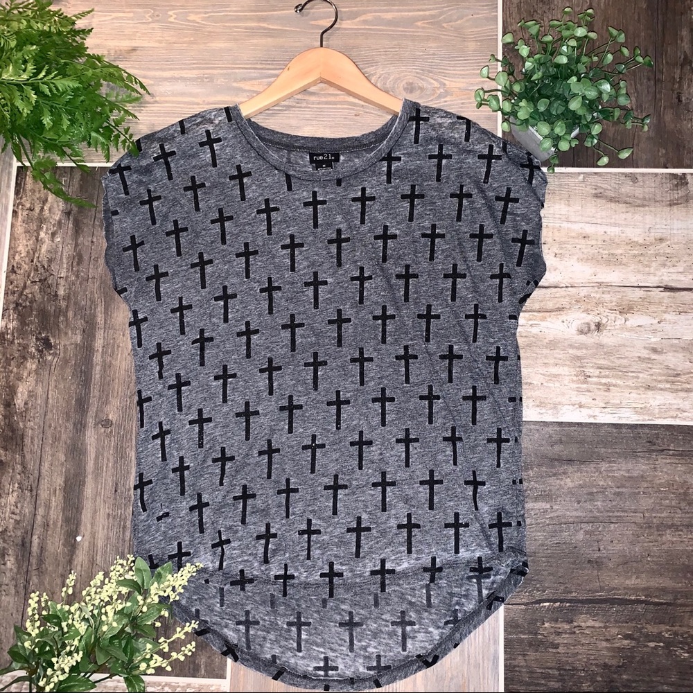 🌸Rue 21 Gray Cross Tee